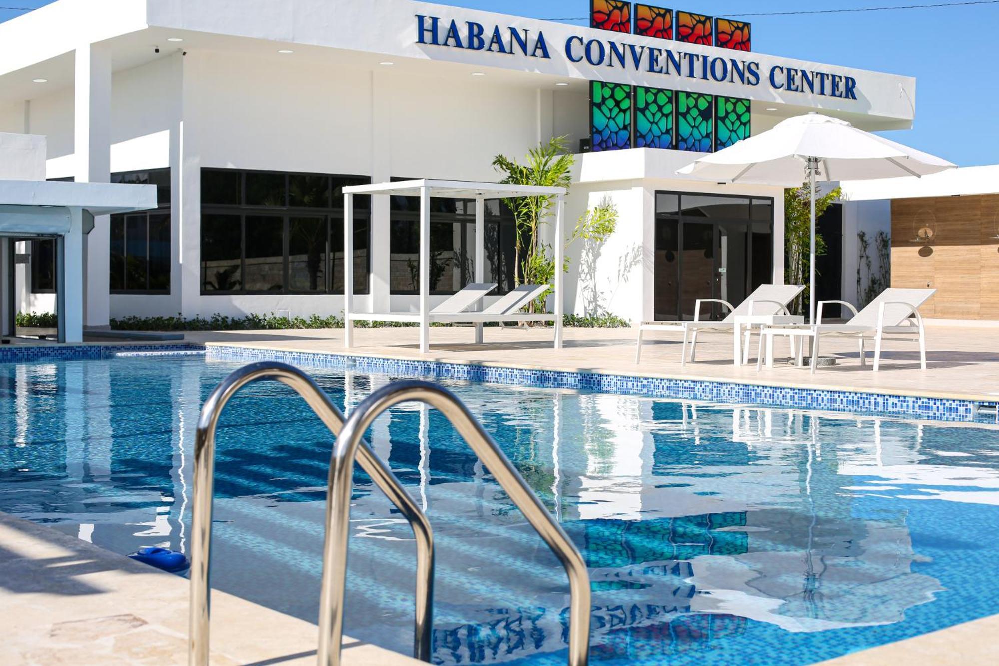 Habana Hotel Y Restaurante Higüey Kültér fotó